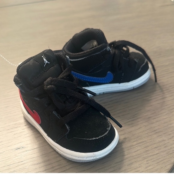 Nike Other - Nike Black and Red Sneakers Sporty Low-Top
